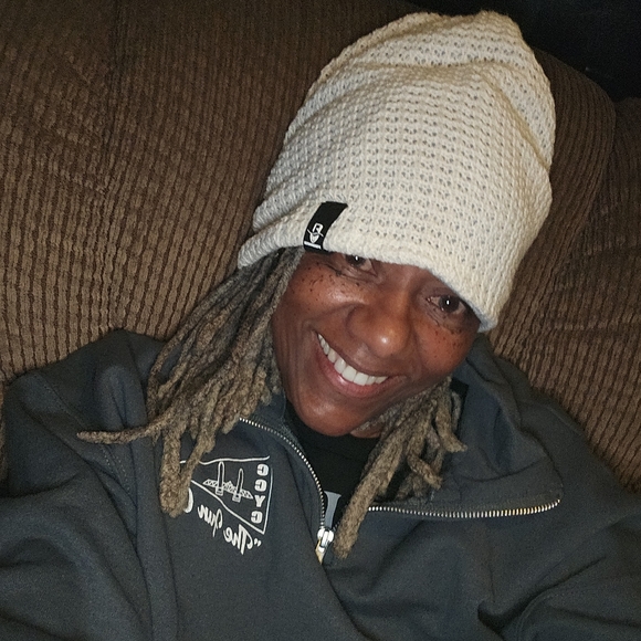 Just B. Seconds , High End Clothing & Accy. - Picture 12 of 16